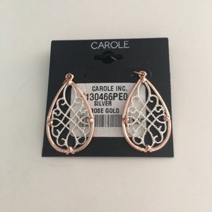 dangle earrings